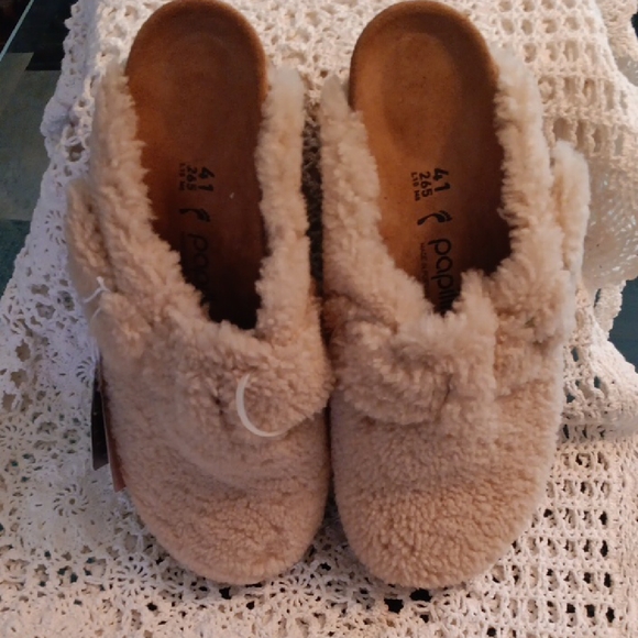 Shoes - Birkenstock Tan Shearling Slip-On Clogs